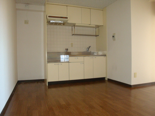 グリーンハイツ生圃の居間・リビング