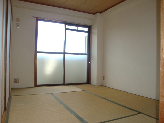 グリーンハイツ生圃の和室