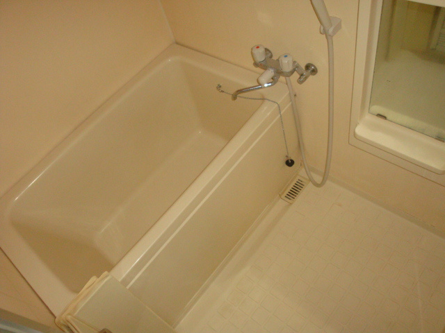 グリーンハイツ生圃の浴室