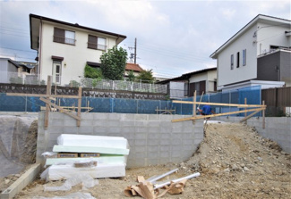 【外観】 | １号棟　現地（2019年９月）撮影
敷地面積126.26㎡（38.19坪）。
駐車2台可能です。