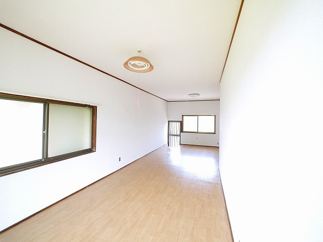 郡山新町テラスハウスの洋室|コンパクトで使いやすい洋室です