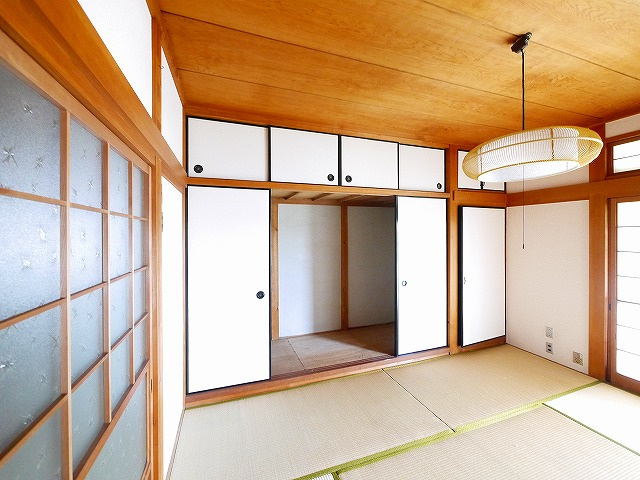 郡山新町テラスハウスの和室|畳の上でゆっくりとくつろげる和室です