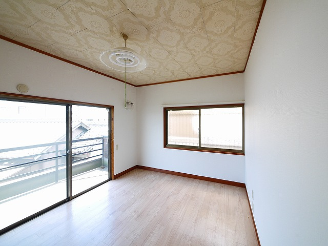 郡山新町テラスハウスの洋室|ゆったりした洋室です