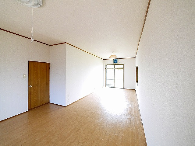 郡山新町テラスハウスの洋室|コンパクトで使いやすい洋室です