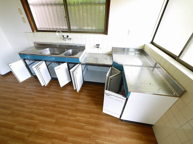 郡山新町テラスハウスのキッチン|お料理しやすいキッチンです