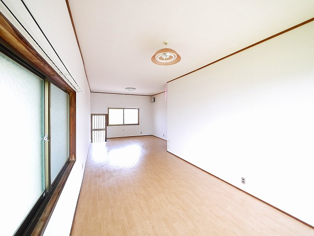 郡山新町テラスハウスの洋室|ゆったりした洋室です