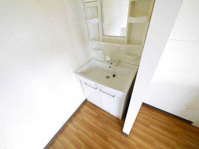 郡山新町テラスハウスの洗面所|使いやすい洗面所です