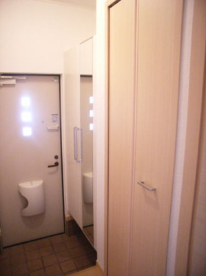 【玄関】 | スワンコリーヌ