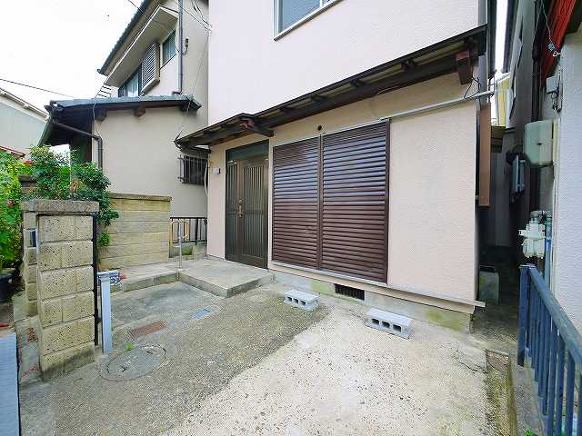 アルス京終のその他共用部分|自転車などが置けるスペースがございます。
