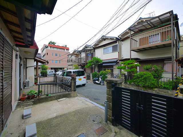 アルス京終のその他共用部分|自転車などが置けるスペースがございます。