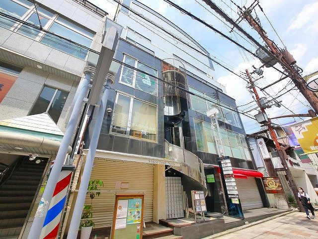 ラフィーヌ東洋奈良ビルの外観