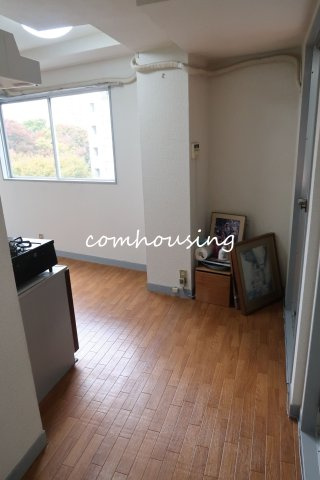 【居間・リビング】 | 万年安全第三ビル | 残置物撤去前の写真です