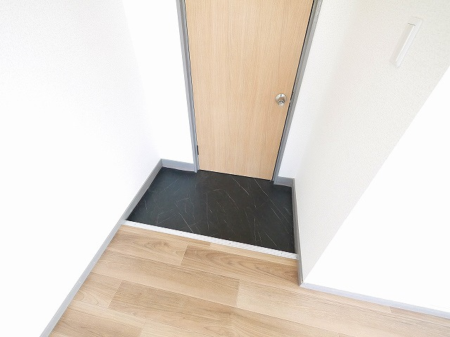 サワダビルの玄関