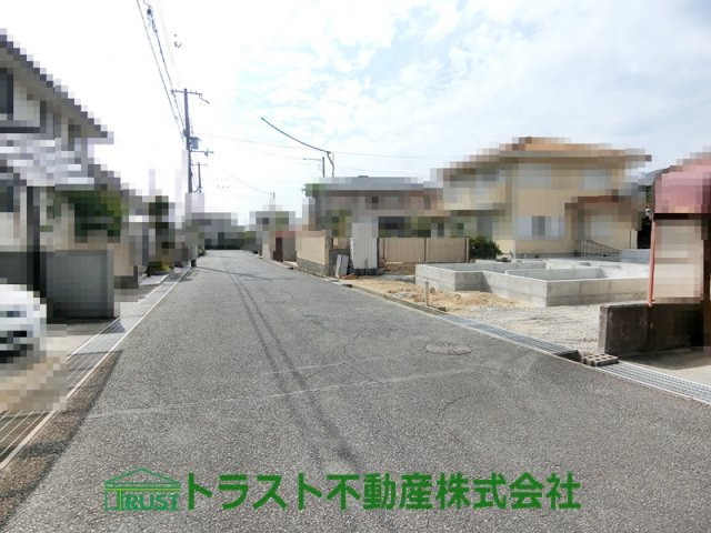 神戸市第３１西区春日台新築戸建　１号地の前面道路含む現地写真