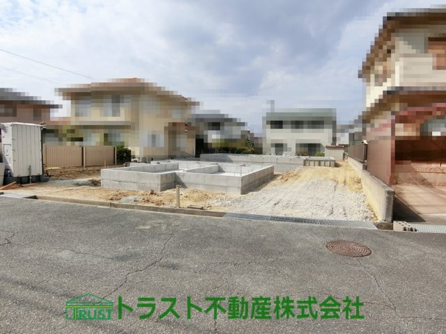 神戸市第３１西区春日台新築戸建　１号地の前面道路含む現地写真