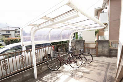 【その他共用部分】 | リバーコート | 屋根付き駐輪場