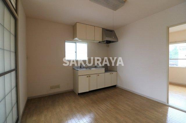 クレッセントヴィラB棟の居間・リビング