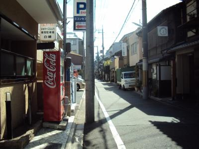 アパルトマン505の周辺|前面道路