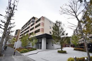 【外観】 | 専有面積70.85平米の3LDK+W！みなとみらい線「元街・中華街」駅徒歩18分！又はバス6分「みなと赤十字病院入口」停徒歩3分！