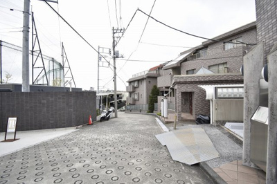 【外観】 | エクセル菊名ヒルステア参番館 | JR横浜線・東急東横線「菊名」駅徒歩12分！横浜・渋谷駅等へ直通につき利便性良好♪一種低層住居専用地域につき閑静な住宅街に佇む、落ち着いた住環境！