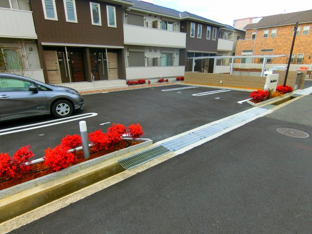 ヴィラガリビエの駐車場