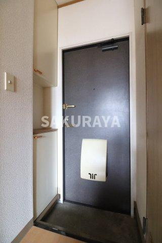 エスポワールMITAの玄関|2023年4月撮影。