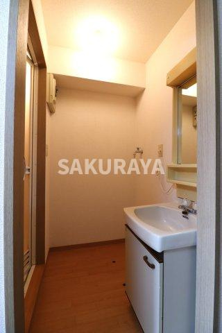 エスポワールMITAの洗面所|2023年撮影。