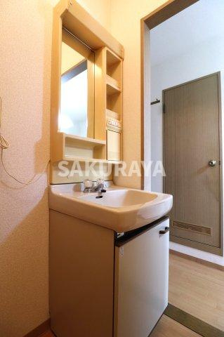 エスポワールMITAの独立洗面台|2023年撮影。