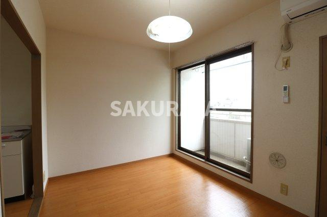 エスポワールMITAの洋室|2023年撮影。