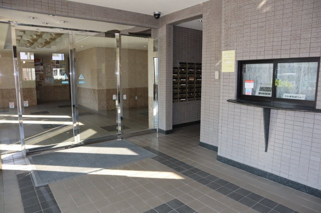 グランコート大久保　習志野市大久保２丁目　４階部分　リニューアル住宅のエントランス|オートロック