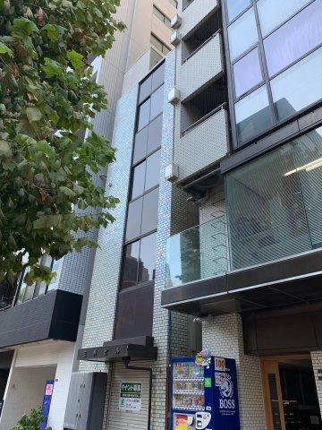 三秀ビルの外観