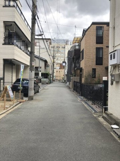 【前面道路含む現地写真】