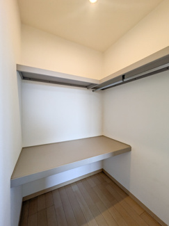 【収納】 | アベニューＡ棟 | 洋室　WIC（ウォークインクローゼット）