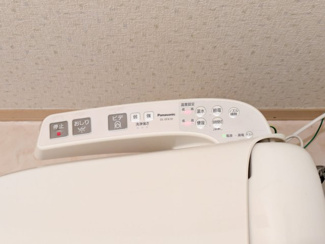 【トイレ】 | アベニューＡ棟 | ウォシュレット機能付きトイレ