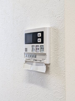 【設備】 | アベニューＡ棟 | 追い炊き機能付き給湯器パネル