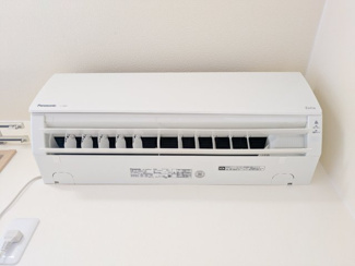 【設備】 | アベニューＡ棟 | LDK（リビングダイニングキッチン）　エアコン