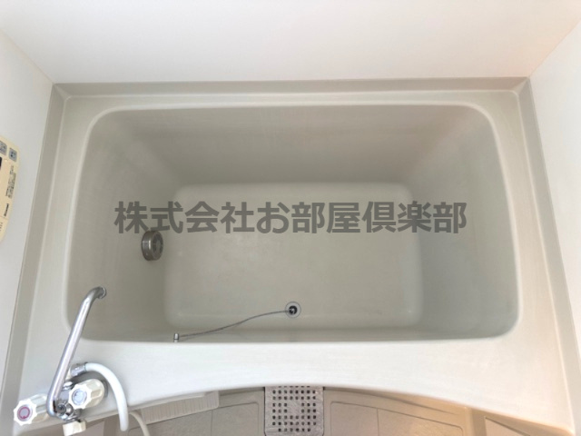 アパルトマントNFB A棟の浴室|落ち着いた空間のお風呂です