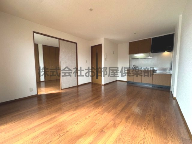 アパルトマントNFB A棟の居間・リビング|ゆったり過ごせる居間です