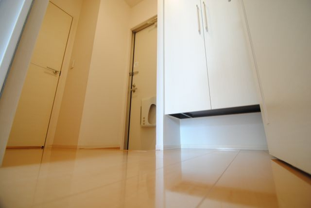 エマーブルⅢ A棟の玄関