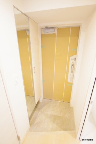 ユーズ7番館　仲介手数料無料の玄関