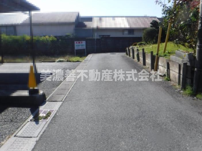 ２４７０６　羽島市竹鼻町飯柄土地の前面道路含む現地写真
