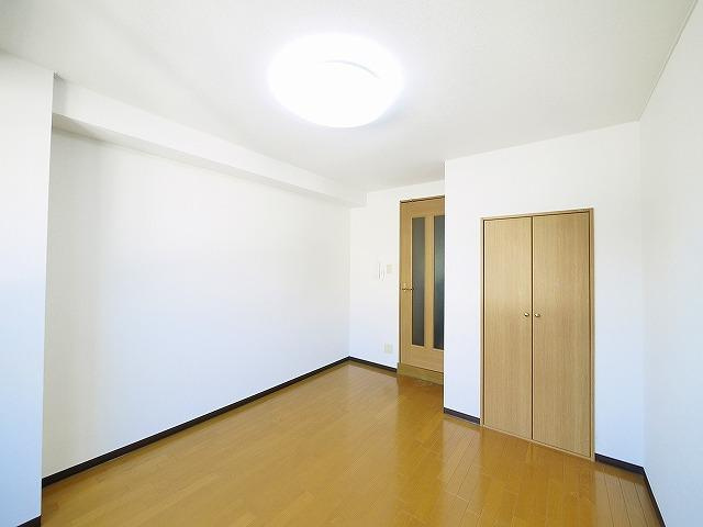 メゾンラポールの居間・リビング|おしゃれな居間です