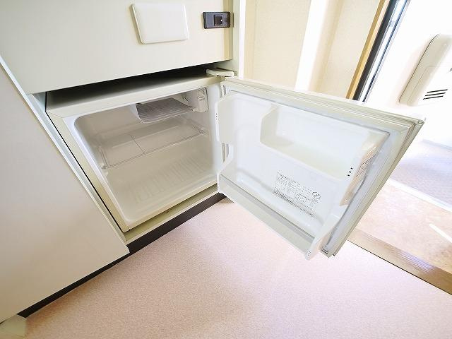 メゾンラポールの設備|キッチンにはミニ冷蔵庫付き。