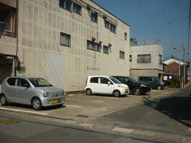 高添駐車場の外観