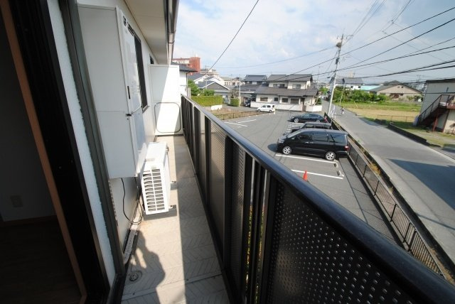 セジュールシャンスⅡ B棟のバルコニー|暖かな日差しのふりそそぐバルコニー