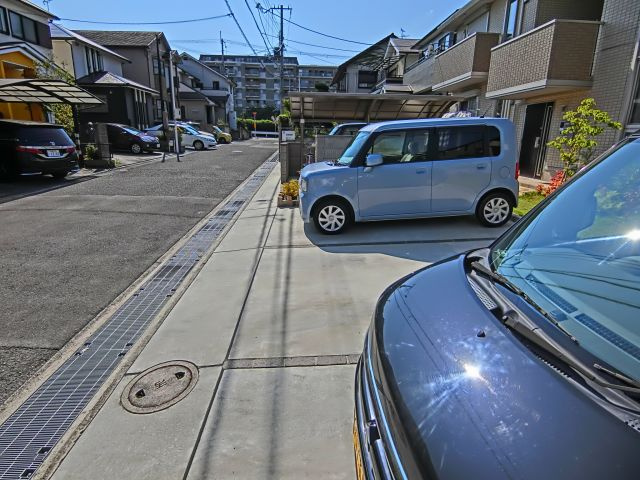 レガーロ小金の駐車場