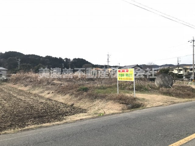 ３９２０１　山県市洞田土地の外観