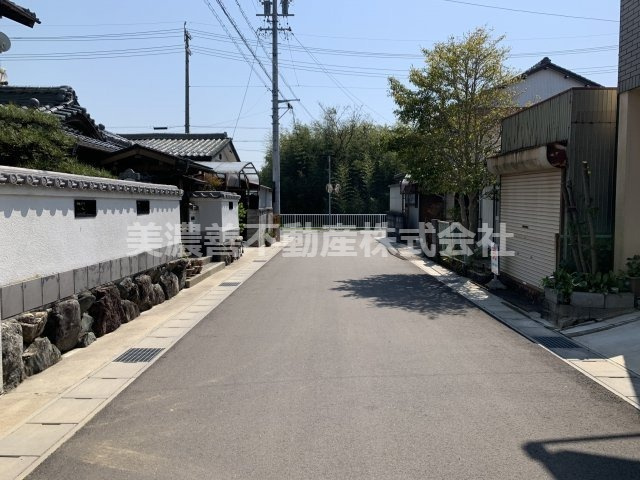 ４６０８９　岐阜市御望土地の前面道路含む現地写真