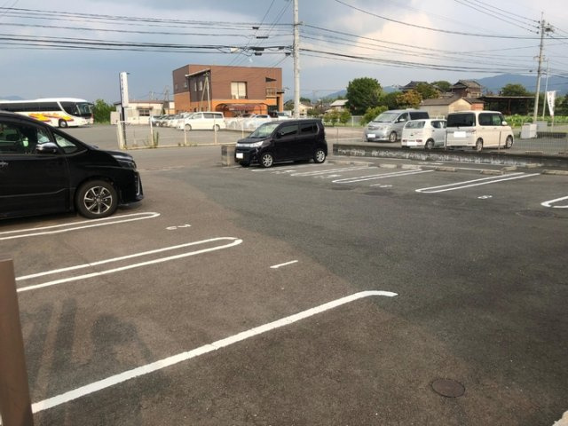 グランドソレーユRSの駐車場|車をお持ちの方に嬉しい駐車場付きの物件です