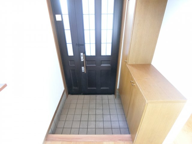 真福寺貸戸建の玄関
